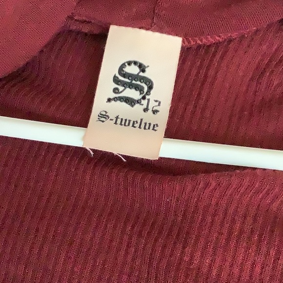 Auberge/burgandy long cardigan - Picture 5 of 9